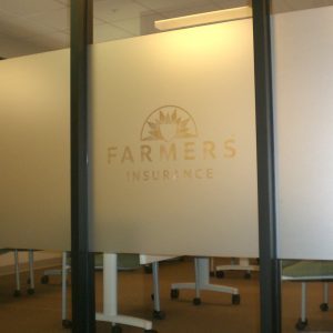Farmers-Insurance-Conference-Room-With-Etch-Glass-2-2-e1527110977619