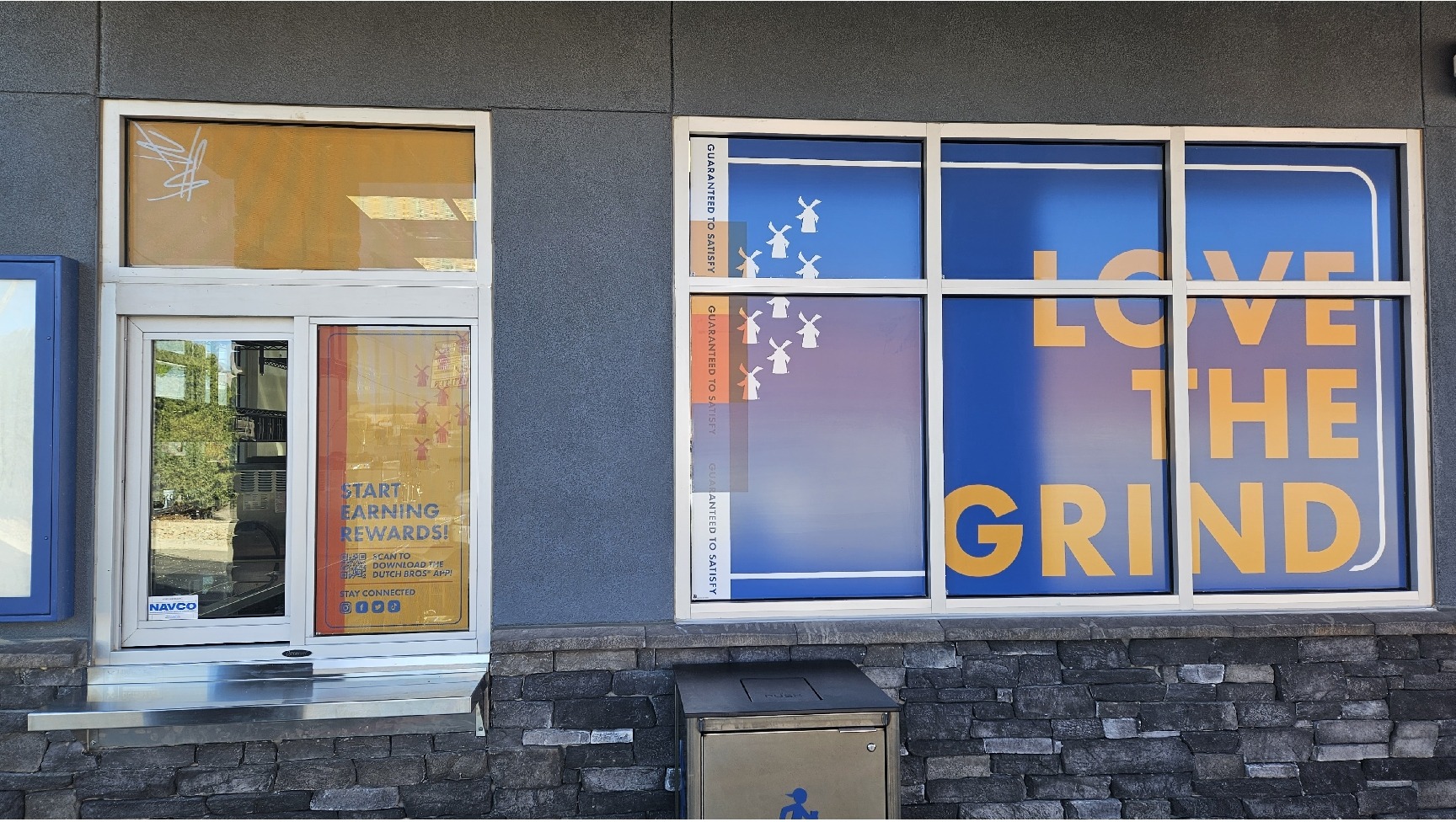 Vinyl - Window Graphics - Exterior 16