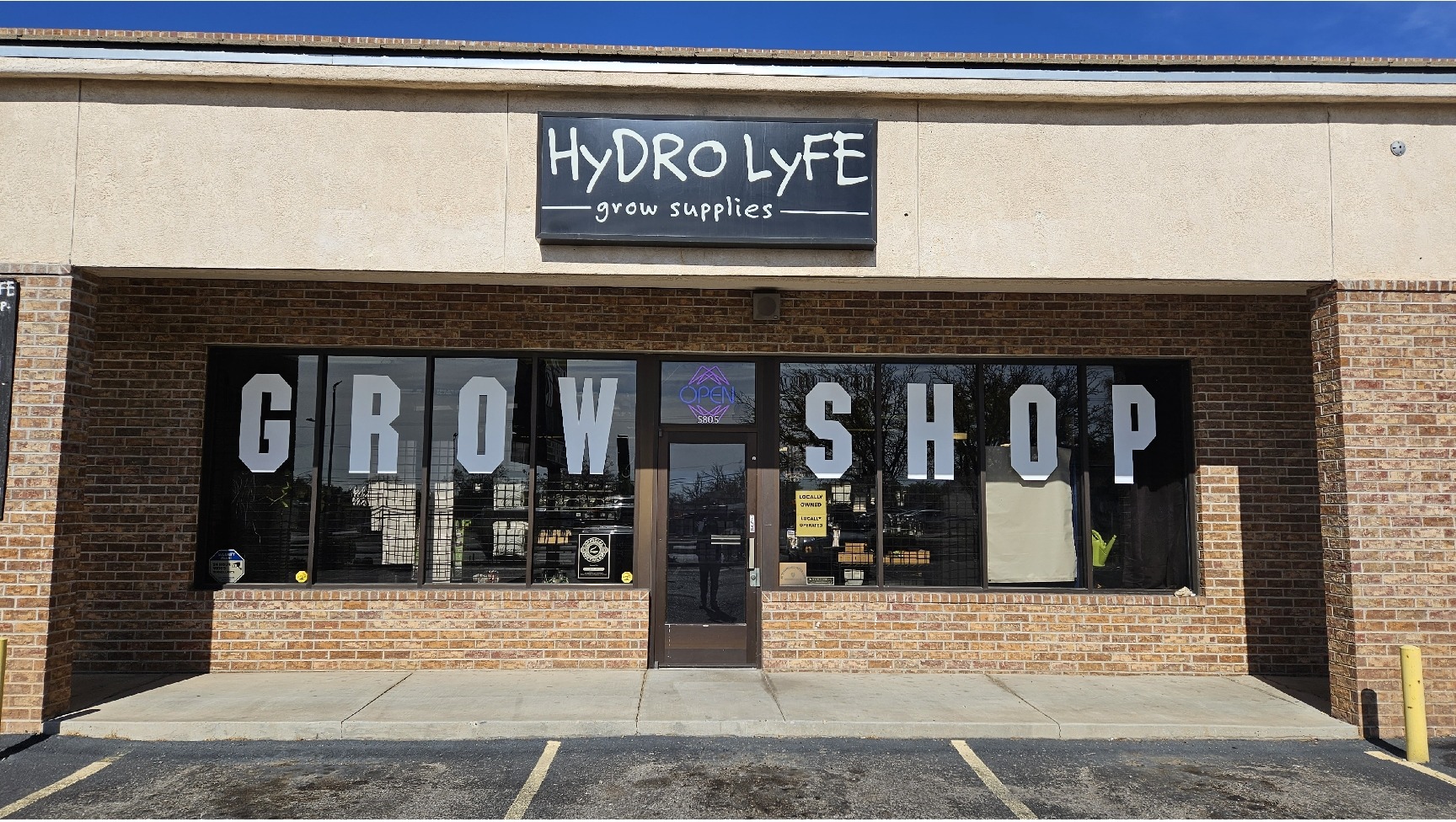 Vinyl - Window Graphics - Exterior 26