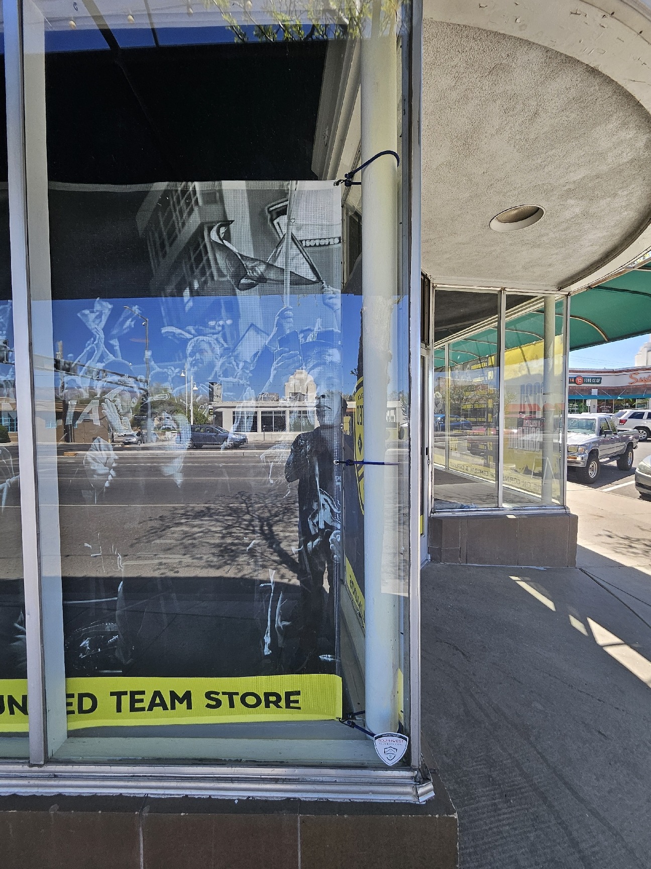 Vinyl - Window Graphics - Exterior 41