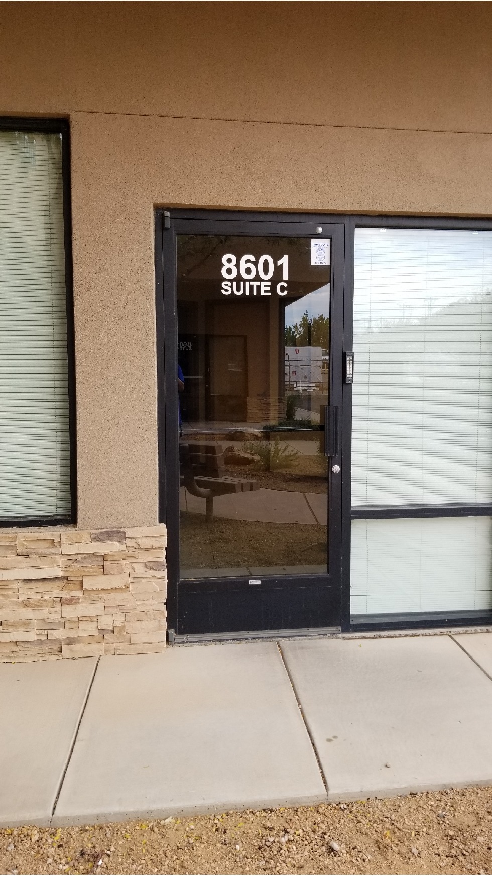 Vinyl - Window Graphics - Exterior13