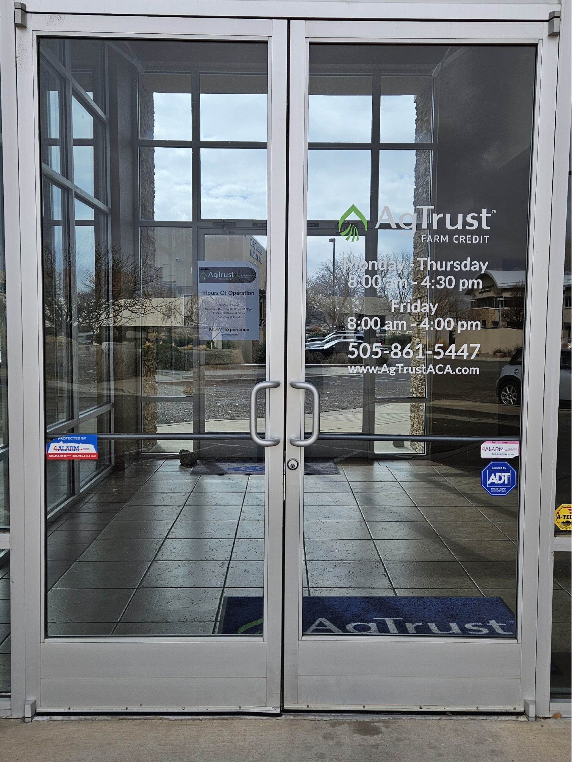 Vinyl - Window Graphics - Exterior14