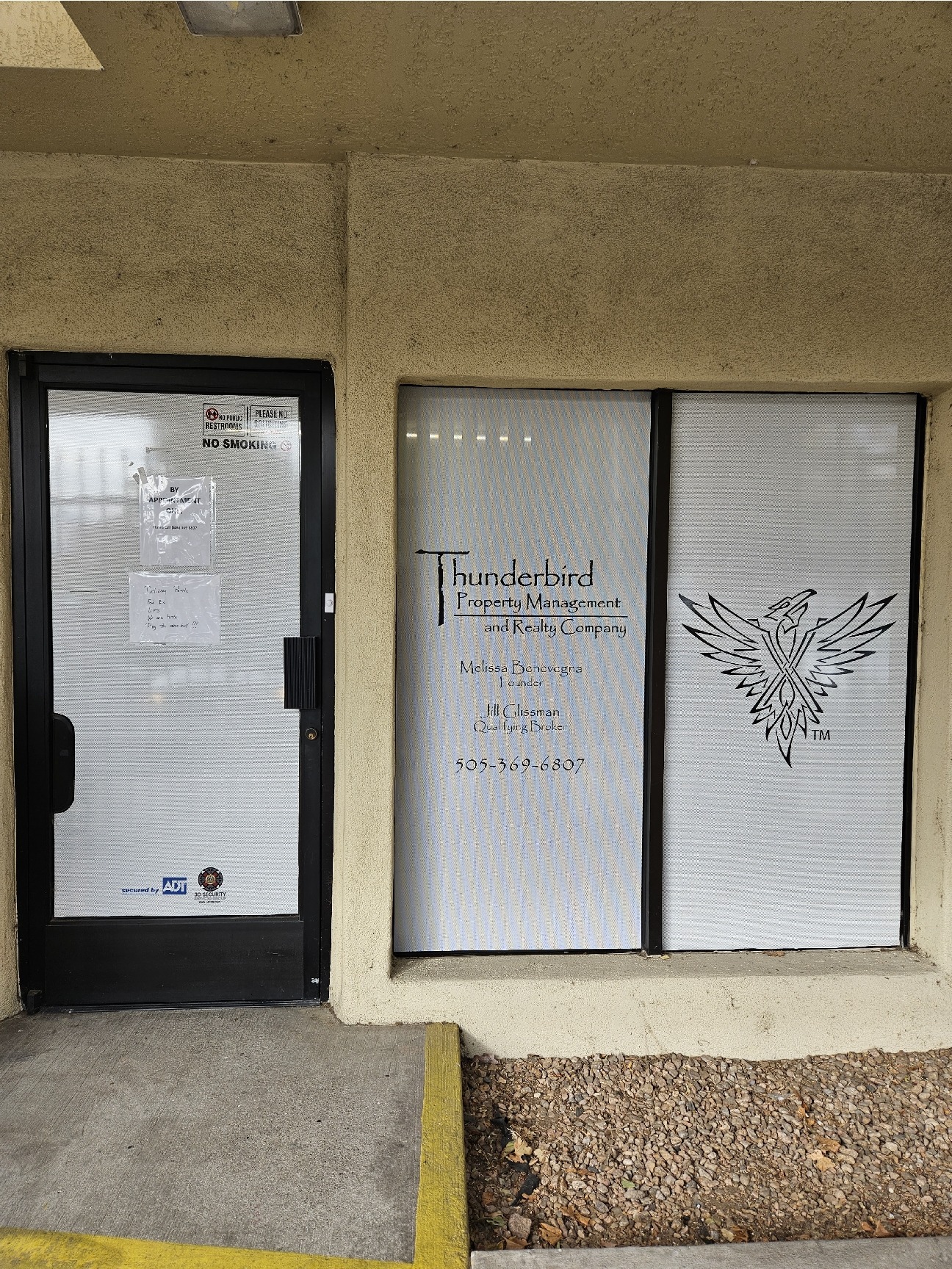 Vinyl - Window Graphics - Exterior42